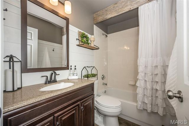 736 Emerald Oaks Court, Eureka, MO 63025