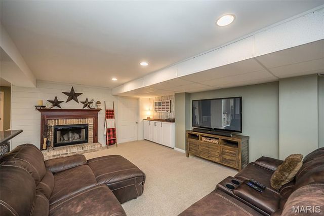 736 Emerald Oaks Court, Eureka, MO 63025