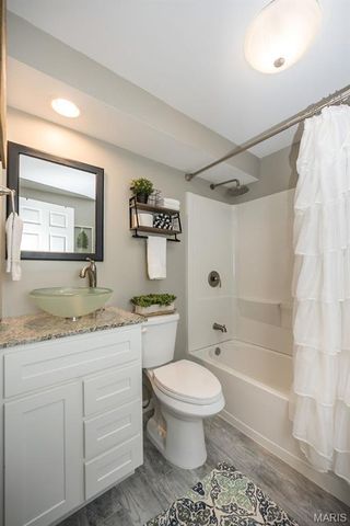 736 Emerald Oaks Court, Eureka, MO 63025