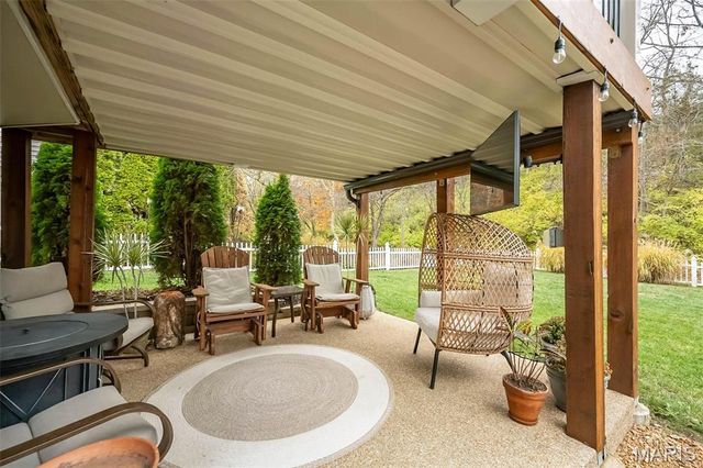 736 Emerald Oaks Court, Eureka, MO 63025