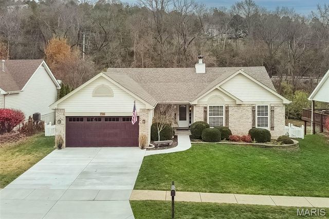 736 Emerald Oaks Court, Eureka, MO 63025