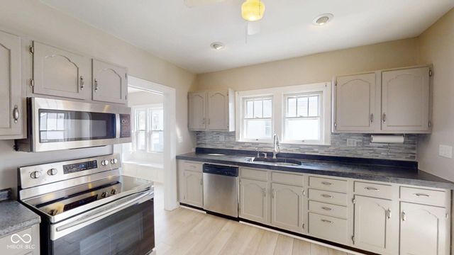 27 Beechgrove Avenue, Batesville, IN 47006