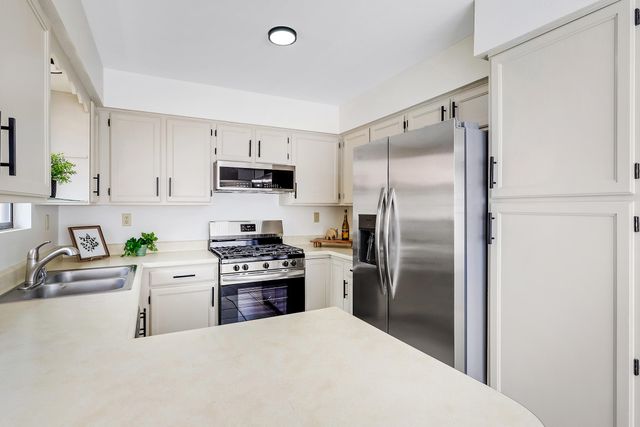 10326 Oso Redondo NE, Albuquerque, NM 87111