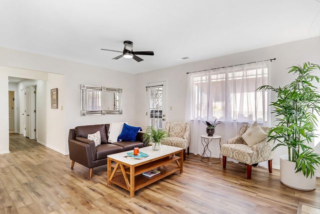 10326 Oso Redondo NE, Albuquerque, NM 87111