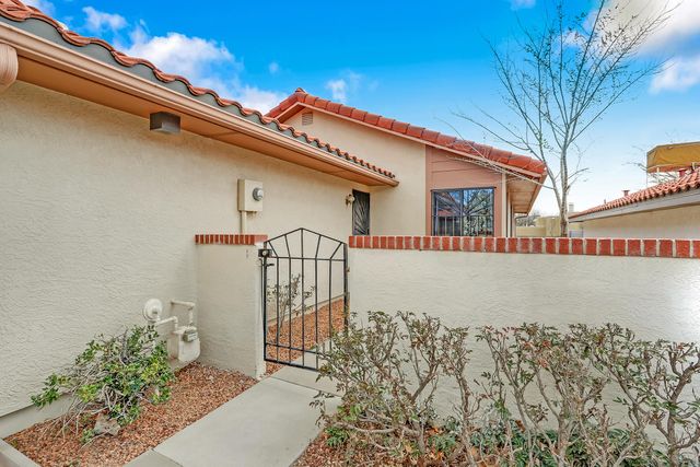 10326 Oso Redondo NE, Albuquerque, NM 87111