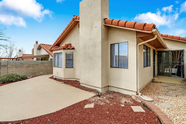 10326 Oso Redondo NE, Albuquerque, NM 87111