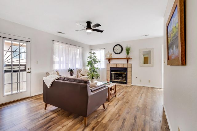 10326 Oso Redondo NE, Albuquerque, NM 87111