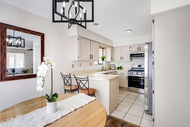 10326 Oso Redondo NE, Albuquerque, NM 87111