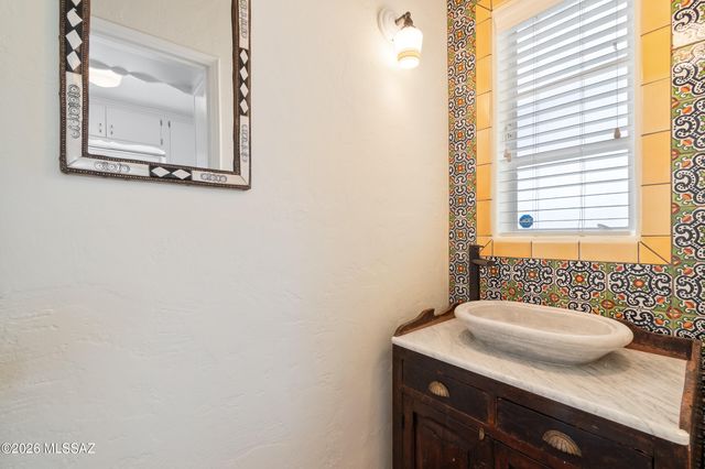 225 N Sierra Vista Drive, Tucson, AZ 85719