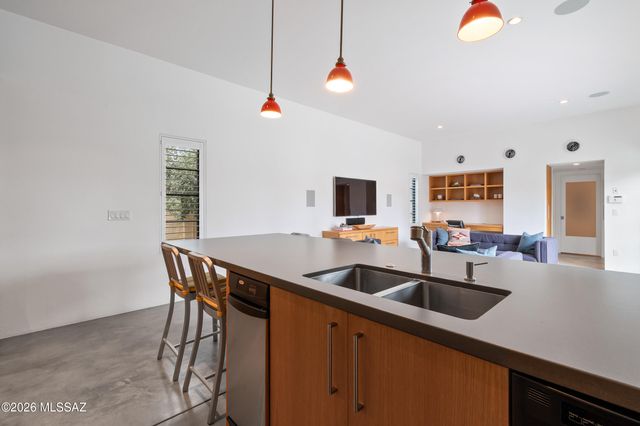 225 N Sierra Vista Drive, Tucson, AZ 85719