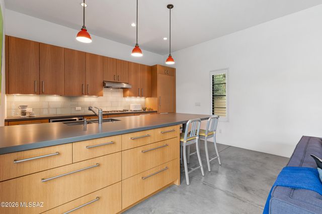 225 N Sierra Vista Drive, Tucson, AZ 85719