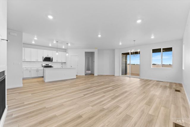 7805 E Beaufort St, Nampa, ID 83687