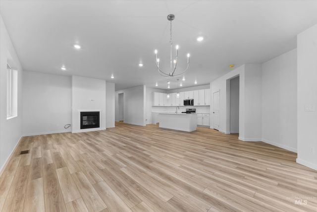 7805 E Beaufort St, Nampa, ID 83687