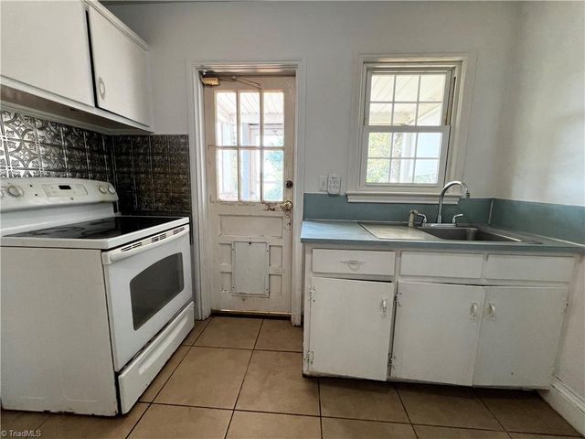 1305 Winstead Place, Greensboro, NC 27408