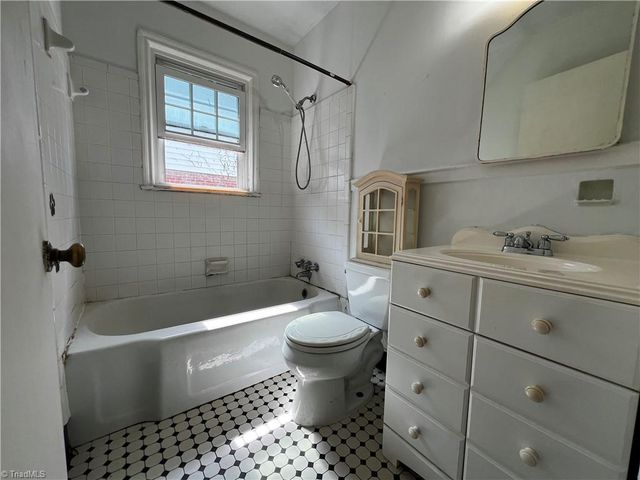 1305 Winstead Place, Greensboro, NC 27408