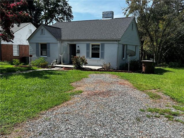 1305 Winstead Place, Greensboro, NC 27408
