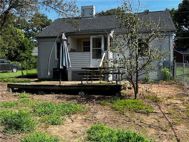 1305 Winstead Place, Greensboro, NC 27408