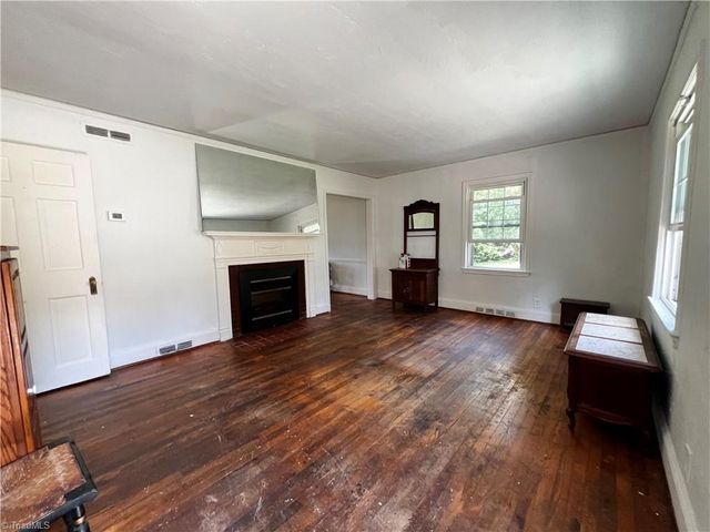 1305 Winstead Place, Greensboro, NC 27408