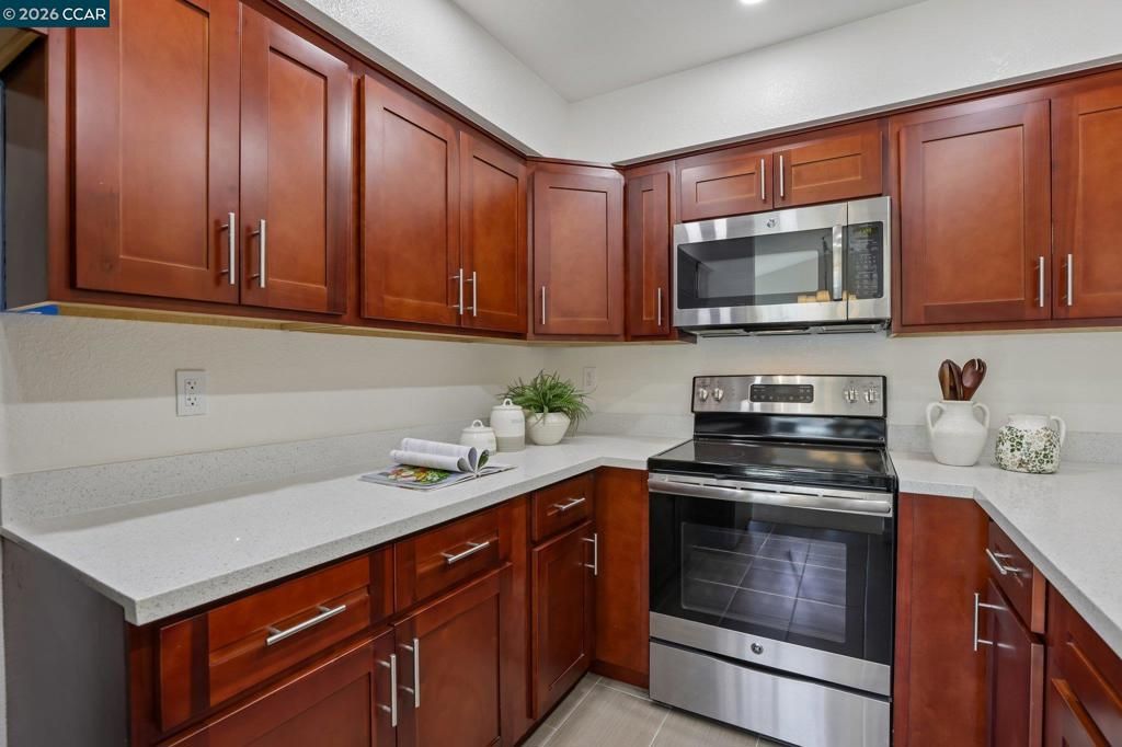 Image 14 of property listing at 271 Norris Canyon Ter A, San Ramon, CA 94583