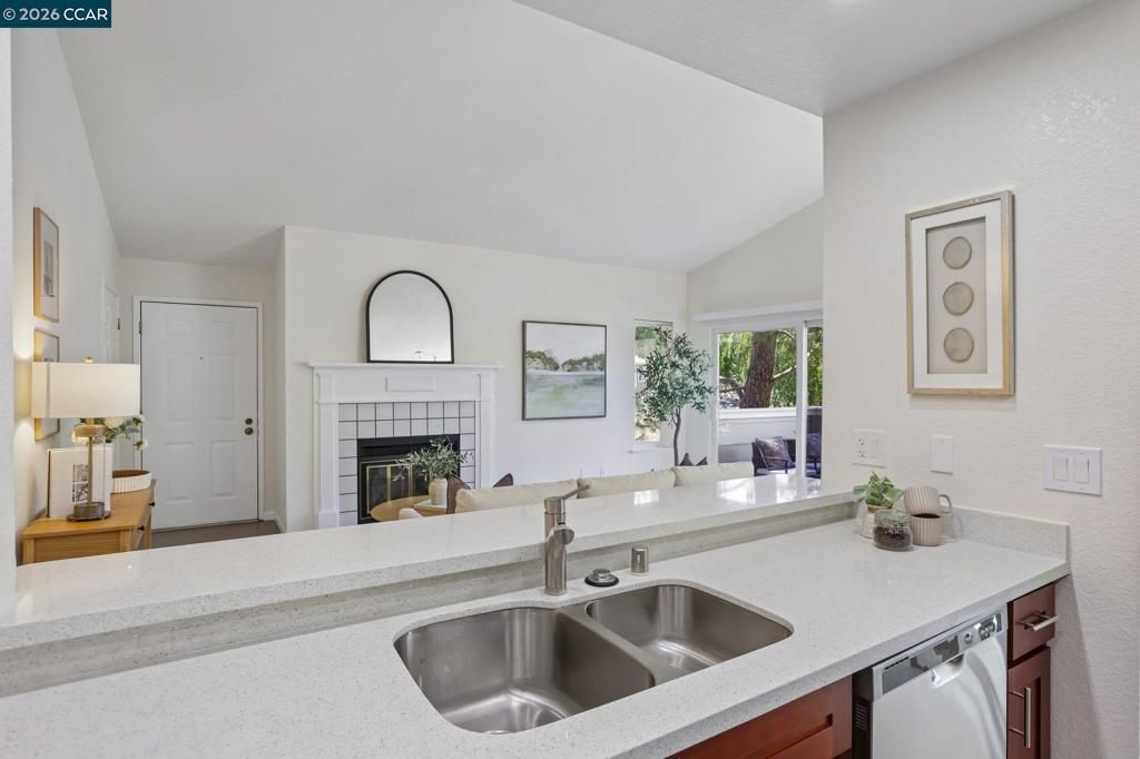 Image 17 of property listing at 271 Norris Canyon Ter A, San Ramon, CA 94583