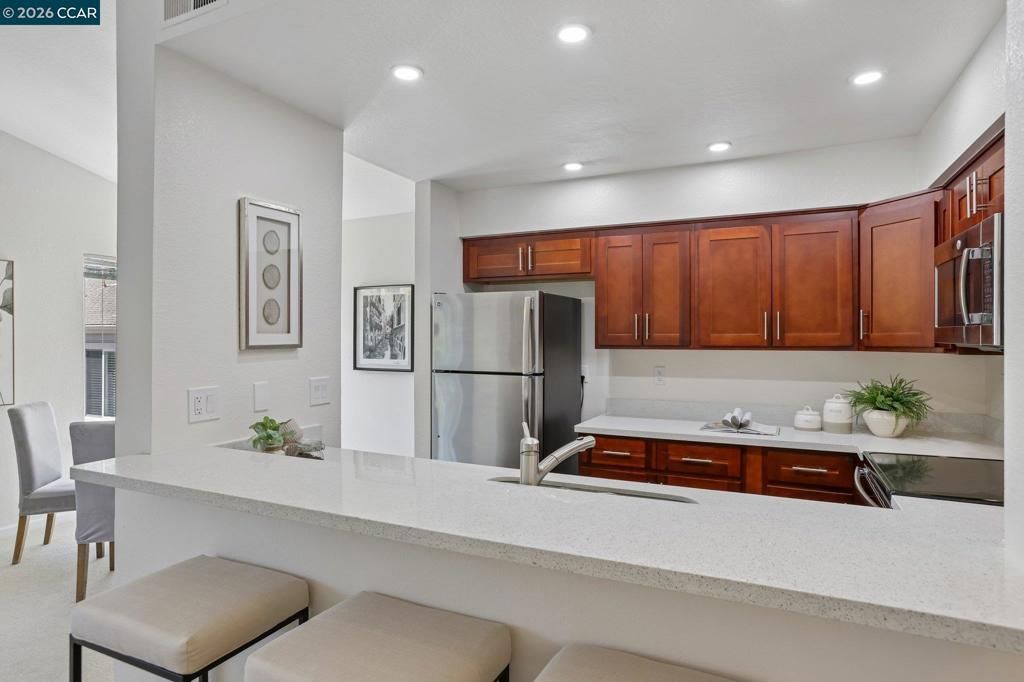 Image 18 of property listing at 271 Norris Canyon Ter A, San Ramon, CA 94583