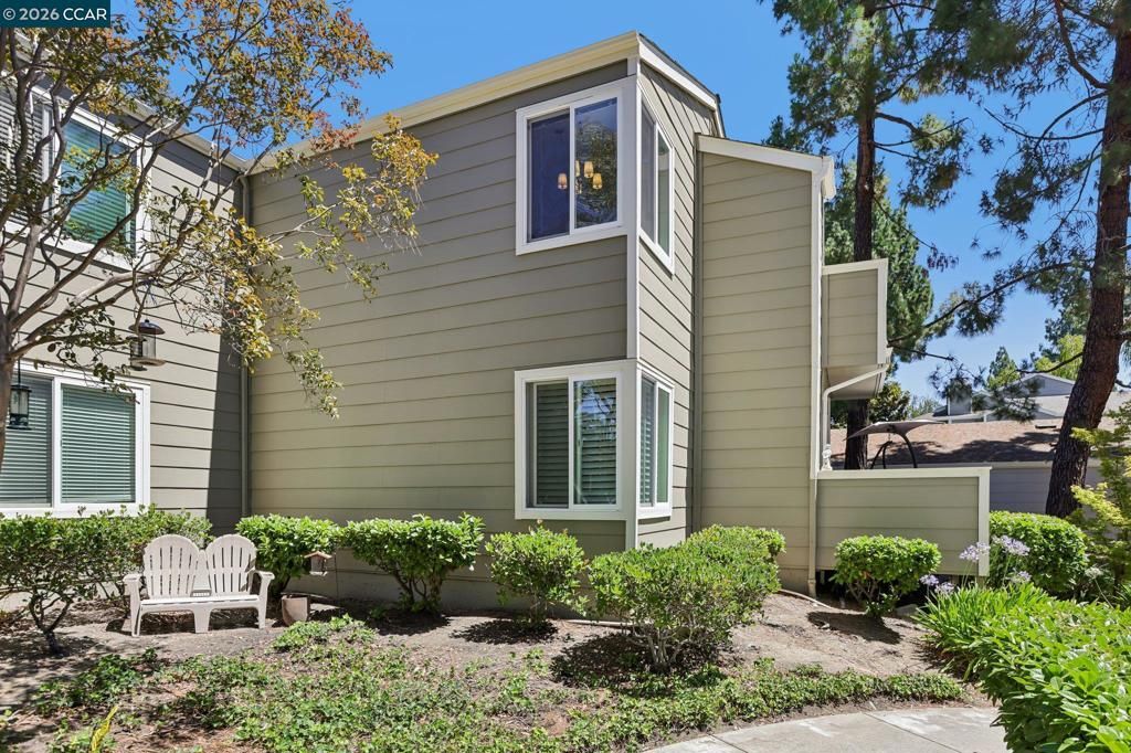 Image 40 of property listing at 271 Norris Canyon Ter A, San Ramon, CA 94583