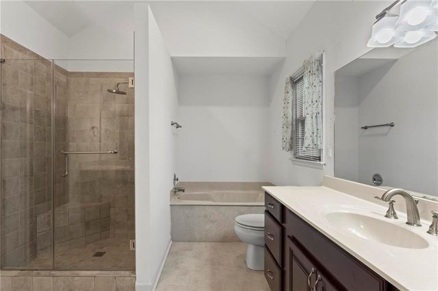 146 Lakeside Drive NW, Kennesaw, GA 30144