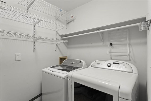 146 Lakeside Drive NW, Kennesaw, GA 30144