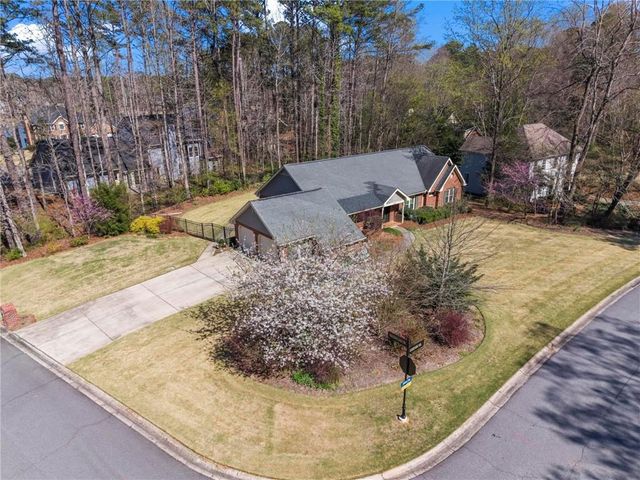 146 Lakeside Drive NW, Kennesaw, GA 30144