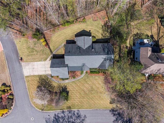146 Lakeside Drive NW, Kennesaw, GA 30144