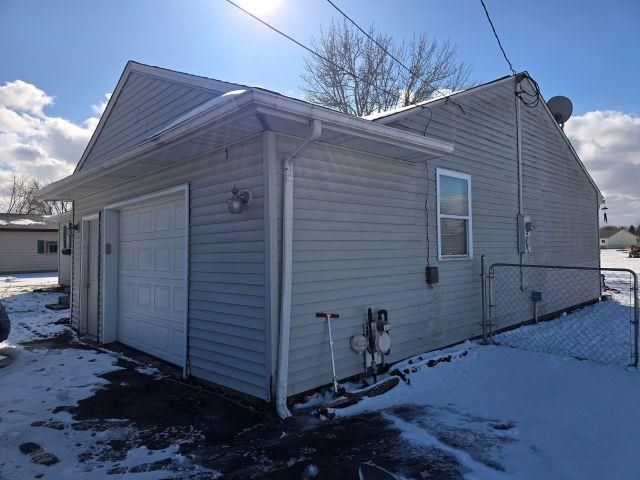 3052 Eastgate Street, Burton, MI 48519