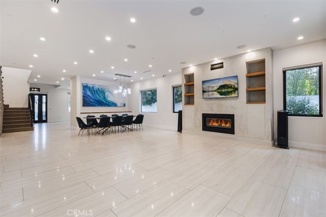 5017 Hesperia Ave, Encino, CA 91316