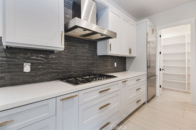 5017 Hesperia Ave, Encino, CA 91316