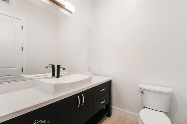 5017 Hesperia Ave, Encino, CA 91316