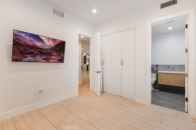 5017 Hesperia Ave, Encino, CA 91316