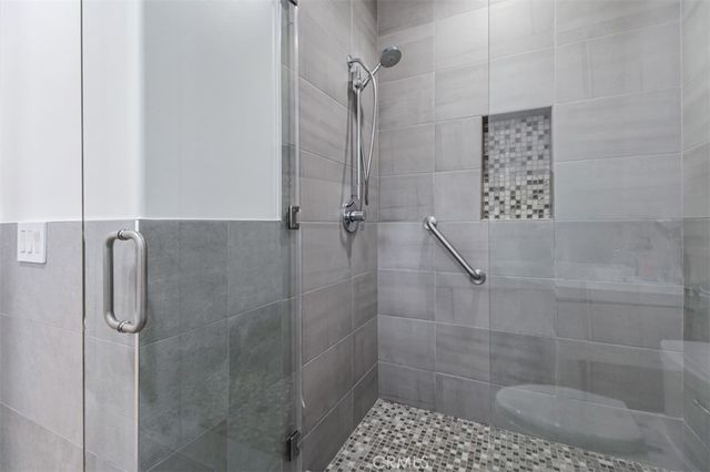 5017 Hesperia Ave, Encino, CA 91316