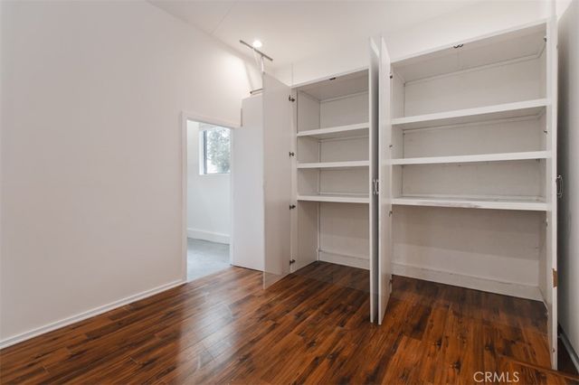 5017 Hesperia Ave, Encino, CA 91316