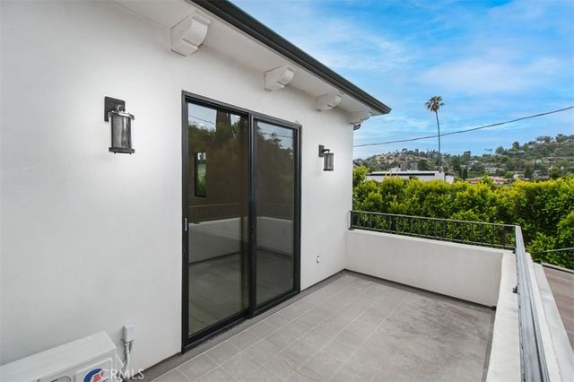 5017 Hesperia Ave, Encino, CA 91316