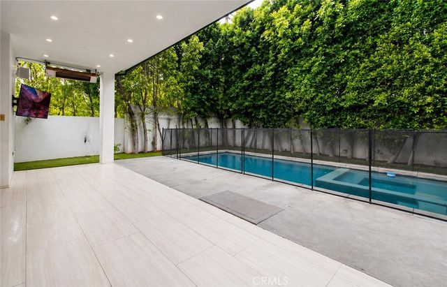 5017 Hesperia Ave, Encino, CA 91316