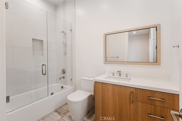 5017 Hesperia Ave, Encino, CA 91316