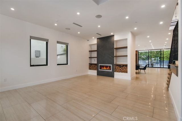 5017 Hesperia Ave, Encino, CA 91316