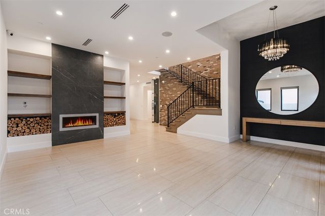 5017 Hesperia Ave, Encino, CA 91316