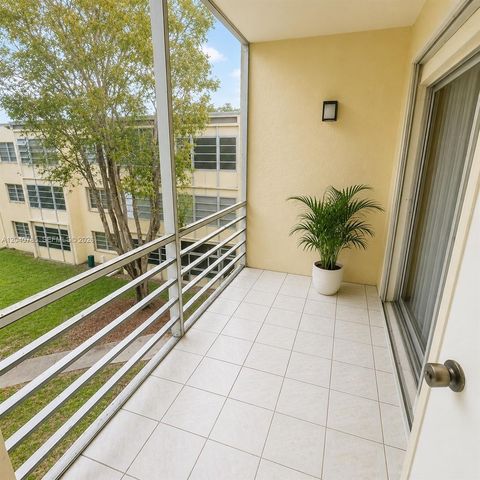 301 Cambridge Road 306, Hollywood, FL 33024