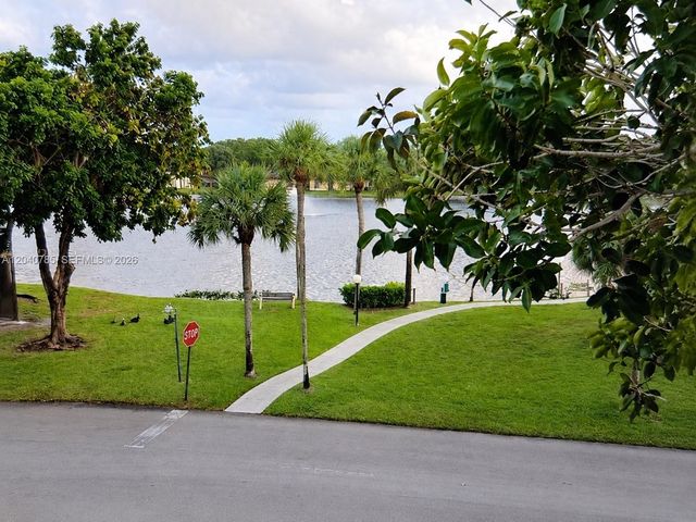 301 Cambridge Road 306, Hollywood, FL 33024