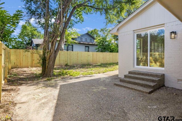 1513 E Lawrence St, Tyler, TX 75702
