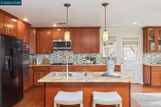 5506 Nebraska Dr, Concord, CA 94521