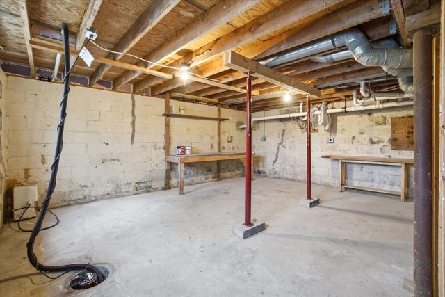 93 Lynchville Park Road, Goffstown, NH 03045