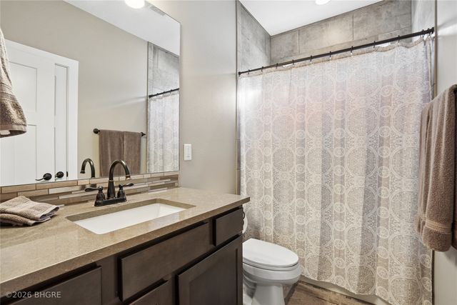 9126 Wellington Drive, West Des Moines, IA 50266
