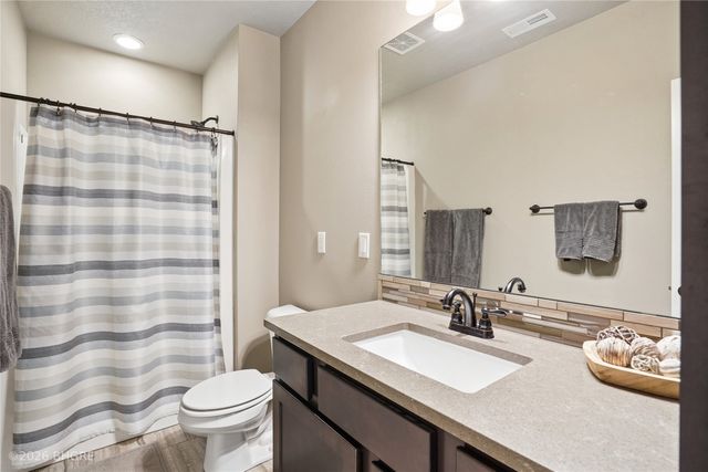 9126 Wellington Drive, West Des Moines, IA 50266