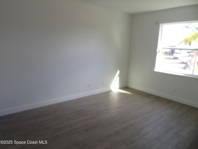 150 Delia Avenue NW, Palm Bay, FL 32907